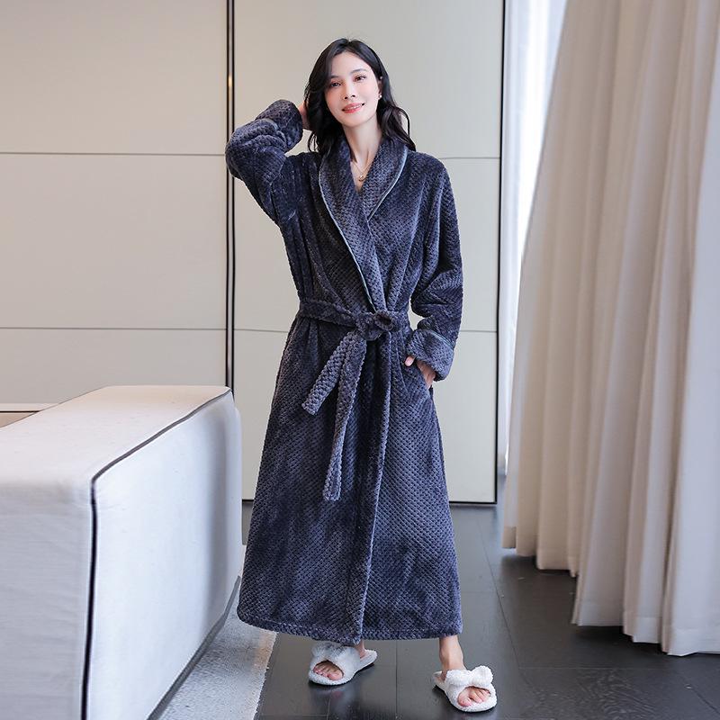 Comfortable Flannel Bathrobe: Thick Long Robe for Women & Couples In Autumn/Winter