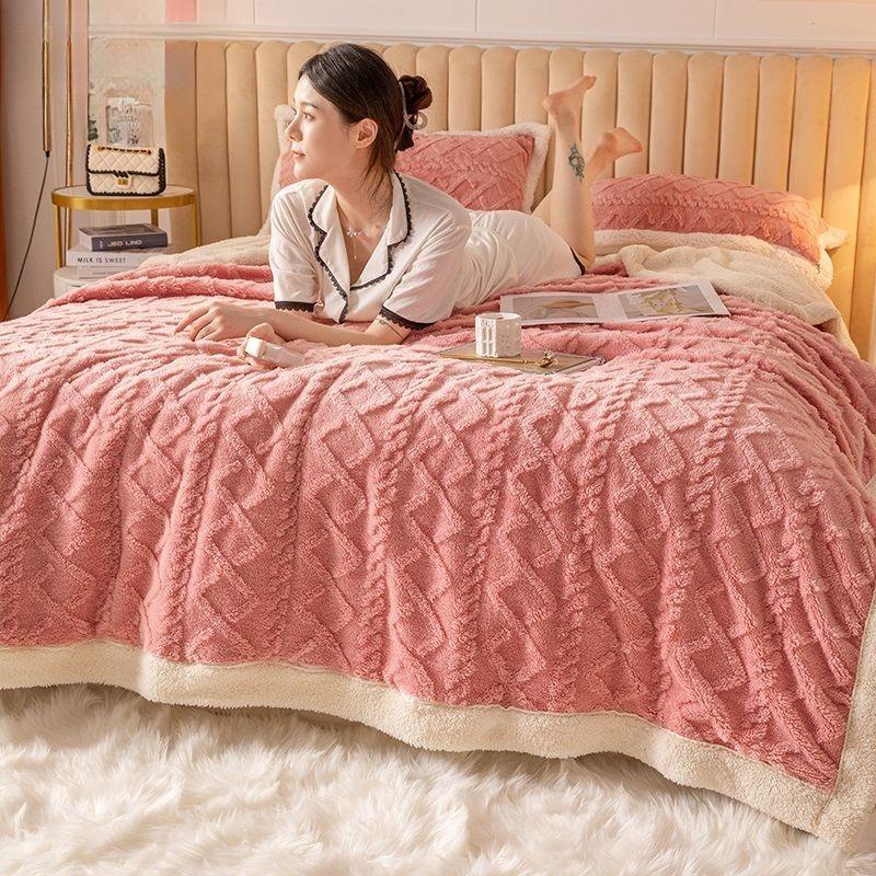 Super Měkká Královská Deka Hořčicově Žlutá Prémiová Hedvábně Hladká Flanelová Fleece 3D Oblaka Stylový Žakár Lehká Postelová Deka Pro Celoroční Použití