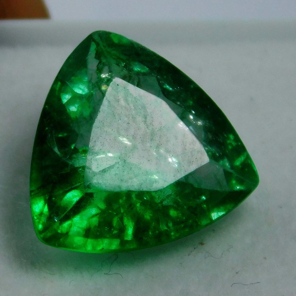 Natural Colombian Emerald Trillion Cut 6.62 Ct Green CERTIFIED Loose Gemstone