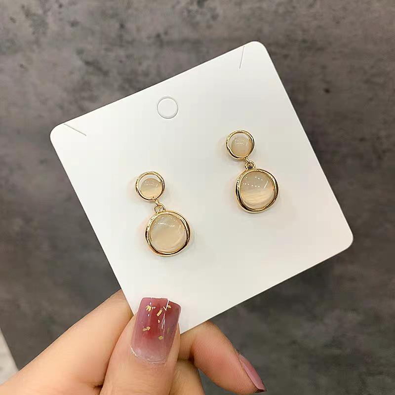 

Серьги-пусеты Камень кошачий глаз в форме капли с бантом и тюльпаном - Игла из серебра 925 пробы Элегантная коллекция