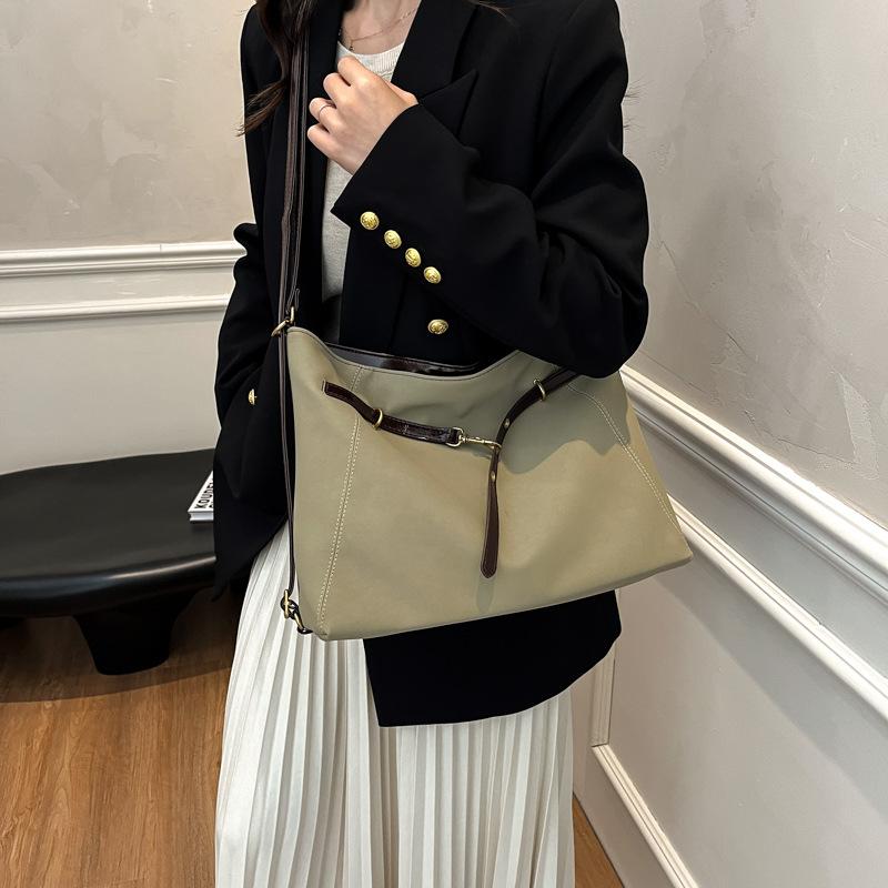 

Maillard large capacity 2025 new autumn casual versatile bag women s bag shoulder bag women s commuter tote bag tide 34*11*27 хаки