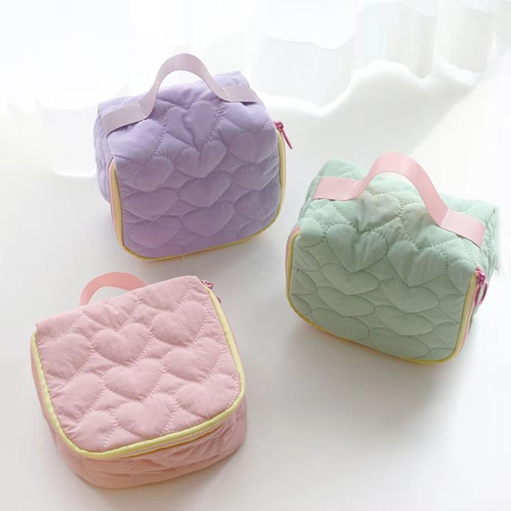 New Portable Makeup Bag Cute Love Pattern Large Capacity Travel Handbag Korean Version Makeup Storage Wash Bag Travel Use