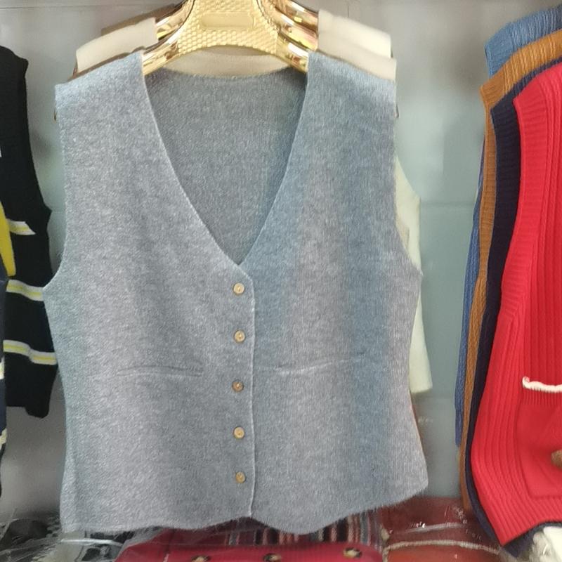 Korean Version of the Solid Color Inner Waistcoat Autumn and Winter Jacket, V-neck Single-breasted All-match Soft Suit Knitted Vest Women 078J10