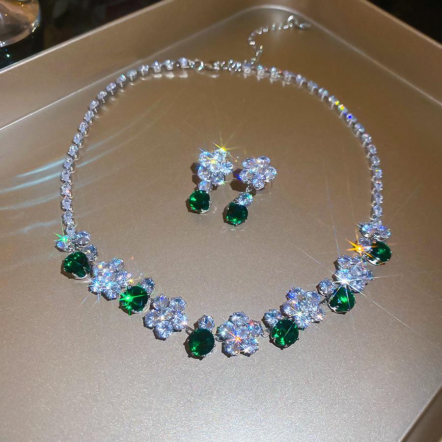 Silver needle super flash zircon flower necklace earrings set versatile collarbone chain light luxury wholesale