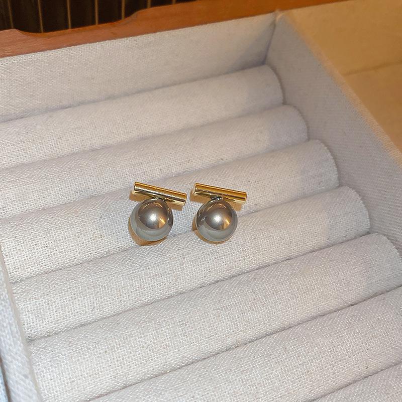 Pearl Round Love Earrings Simple Versatile Geometric Stud Earrings Fashion High Temperament Earrings Women