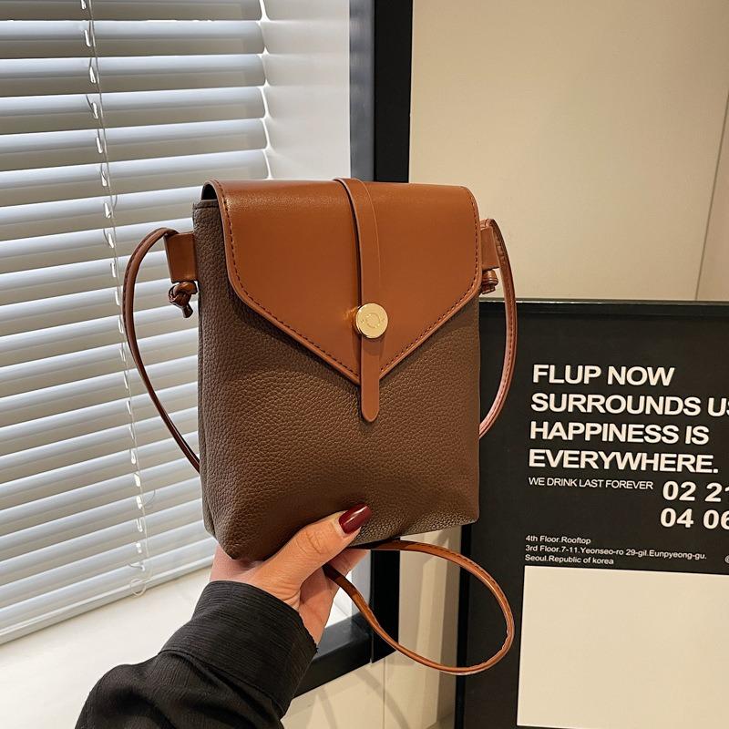 Fashion and lightweight, personalized niche design, beautiful new spring simple leisure trend mobile phone bag, messenger bag