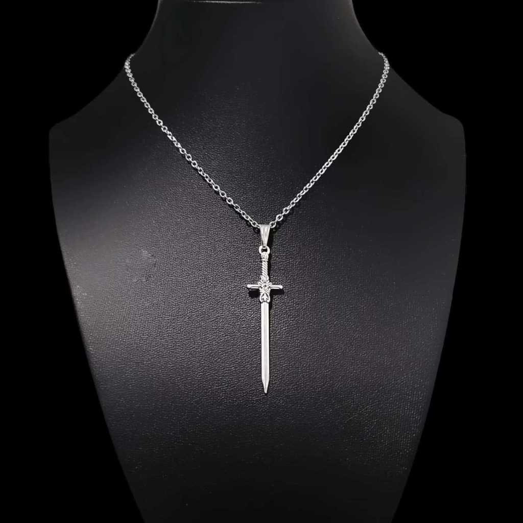 Collana Ciondolo Croce Gotica Per Uomo e Donna Con Catena in Lega e Stile Vintage