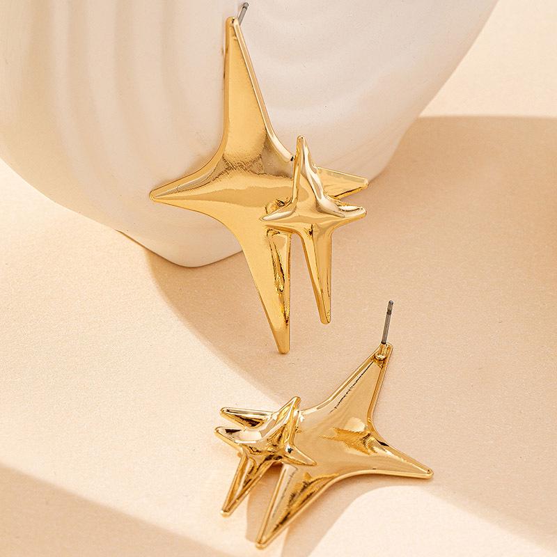 Retro Geometric Star Stud Earrings: Bold, Luxurious Fashion Jewelry