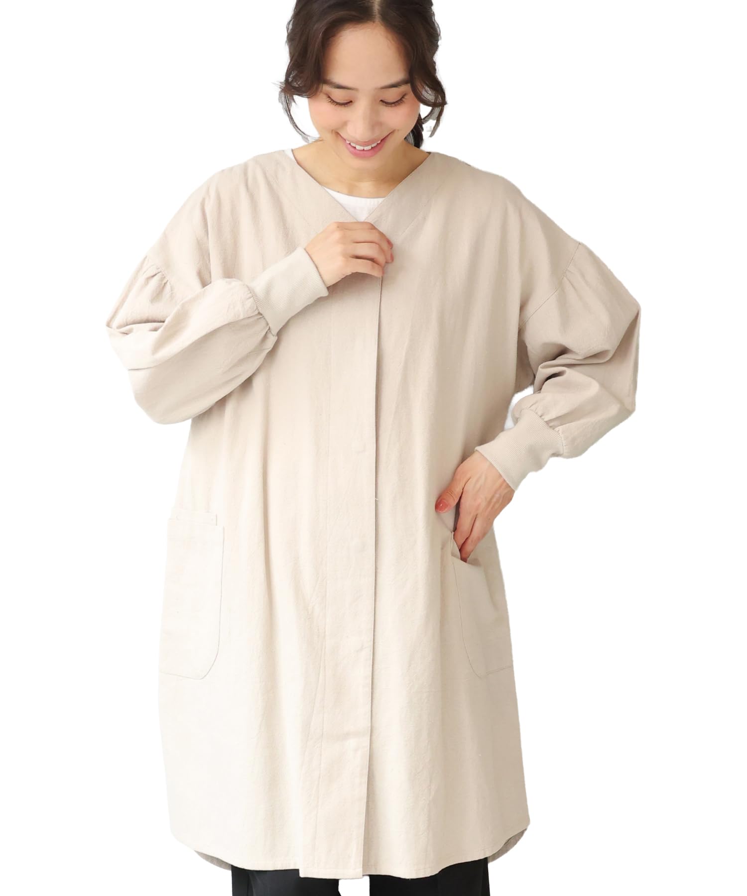 

[ON NISHIKI] Women s Smock Apron, Stylish and Cute, 100% Cotton, Gentle on Skin, Front Opening, Long Length, Ribbed Sleeves, with Pockets (Beige: 1/ML