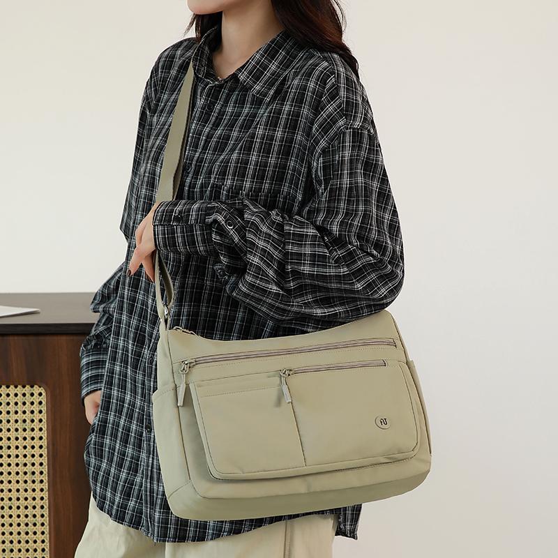 Outdoor Women's Bag Large Capacity Shoulder Crossbody Bag Multi-compartment Mother Bag