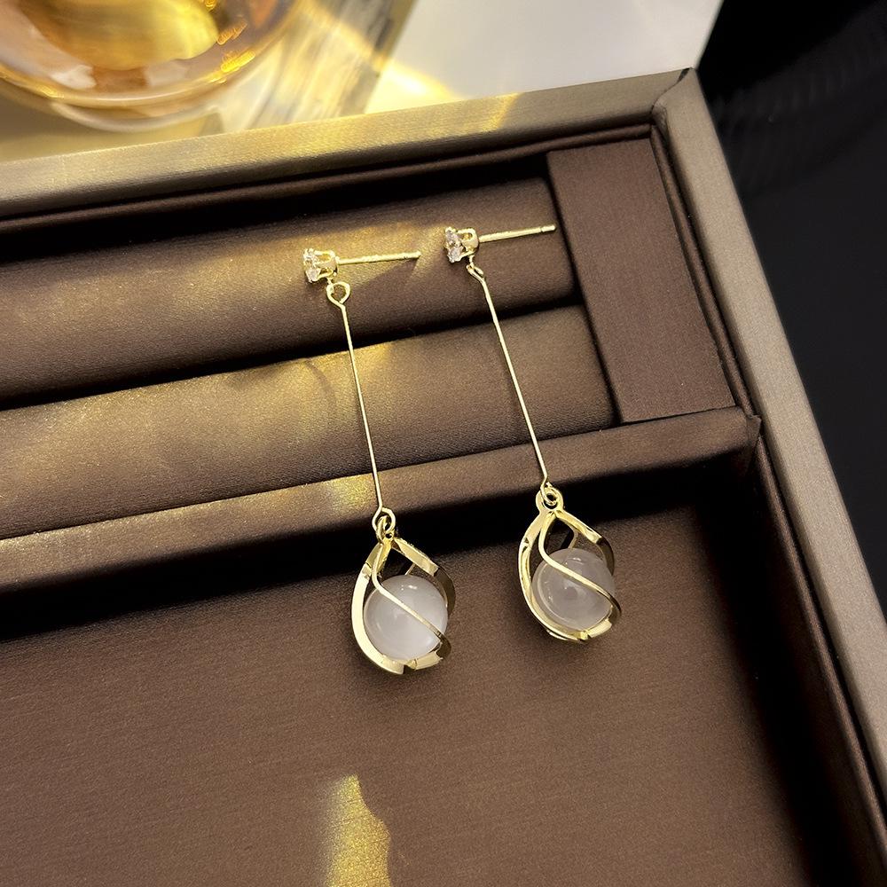 Cercei cu Flori din Piatră Ochi de Pisică Acul de Argint - Accesoriu de Modă Elegant, Versatil pentru Femei