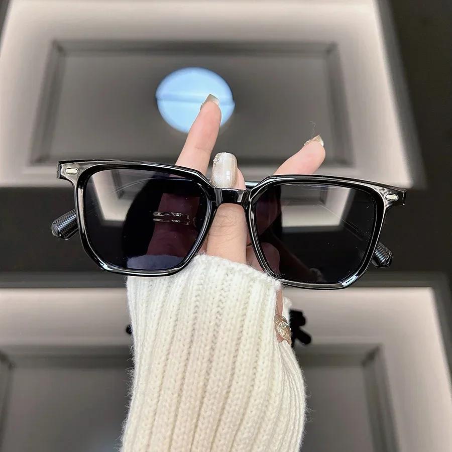 

Fashion Square Sunglasses Men Women Brand Designer Retro Sun Glasses Male Female Black Frame Vintage Rivet Oculos De Sol Other