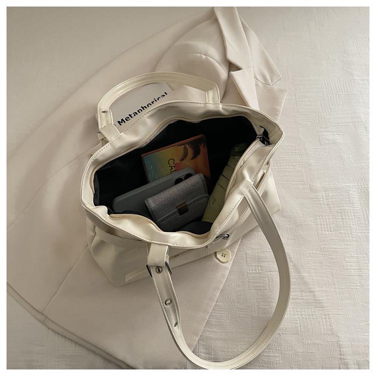 Korean-Style Underarm Tote Bag - Large Capacity, Versatile Design for Autumn/Winter 