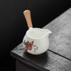 Tazza da fiera in porcellana bianca giada di sego manico laterale in legno massiccio tazza da fiera grande distributore di tè in ceramica dispositivo per versare il tè mare del tè