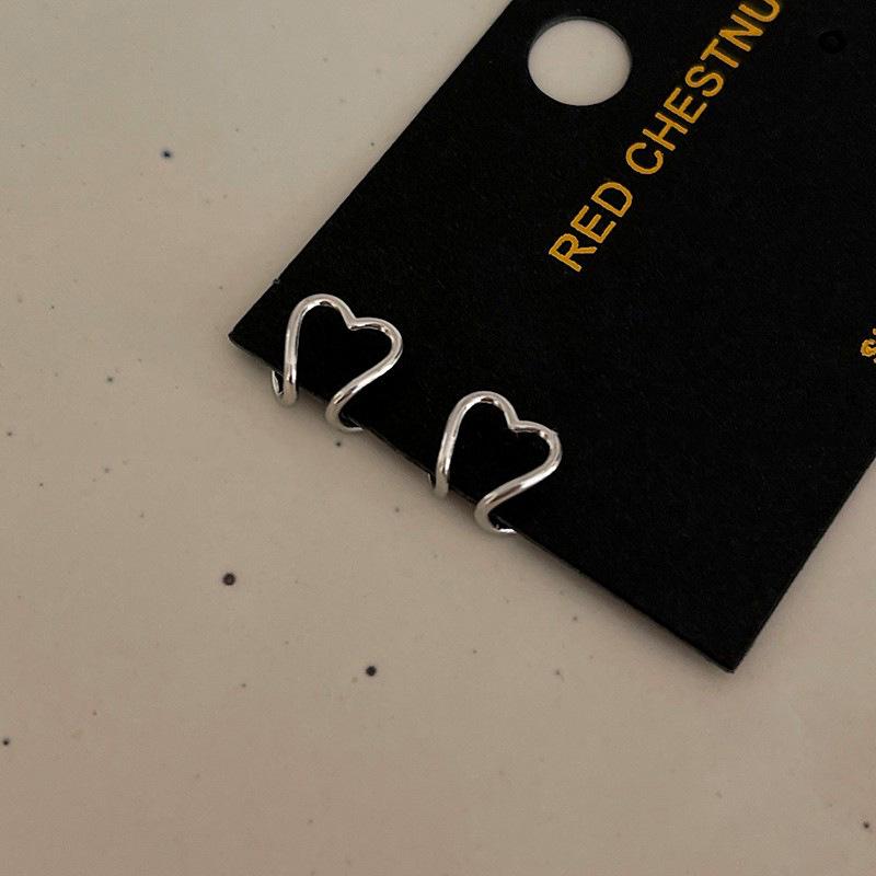 Chic Hollow Heart No-Piercing Ear Clips: Elegant Cartilage Accessory