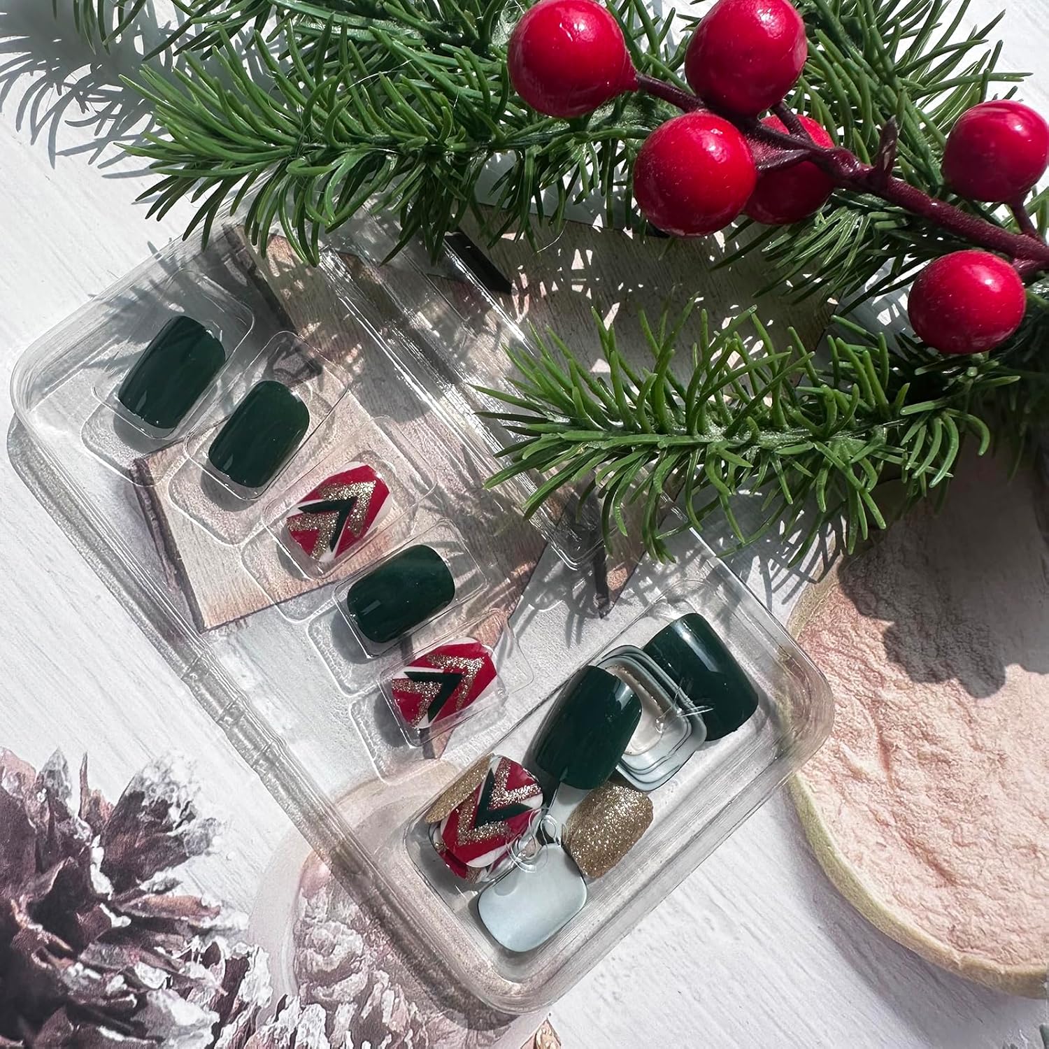 Christmas Press on Nails Short Square Fake Nails Green Full Cover Glue on Nails Glossy Artificial Christmas Nails Glitter Christmas Tree False Nails