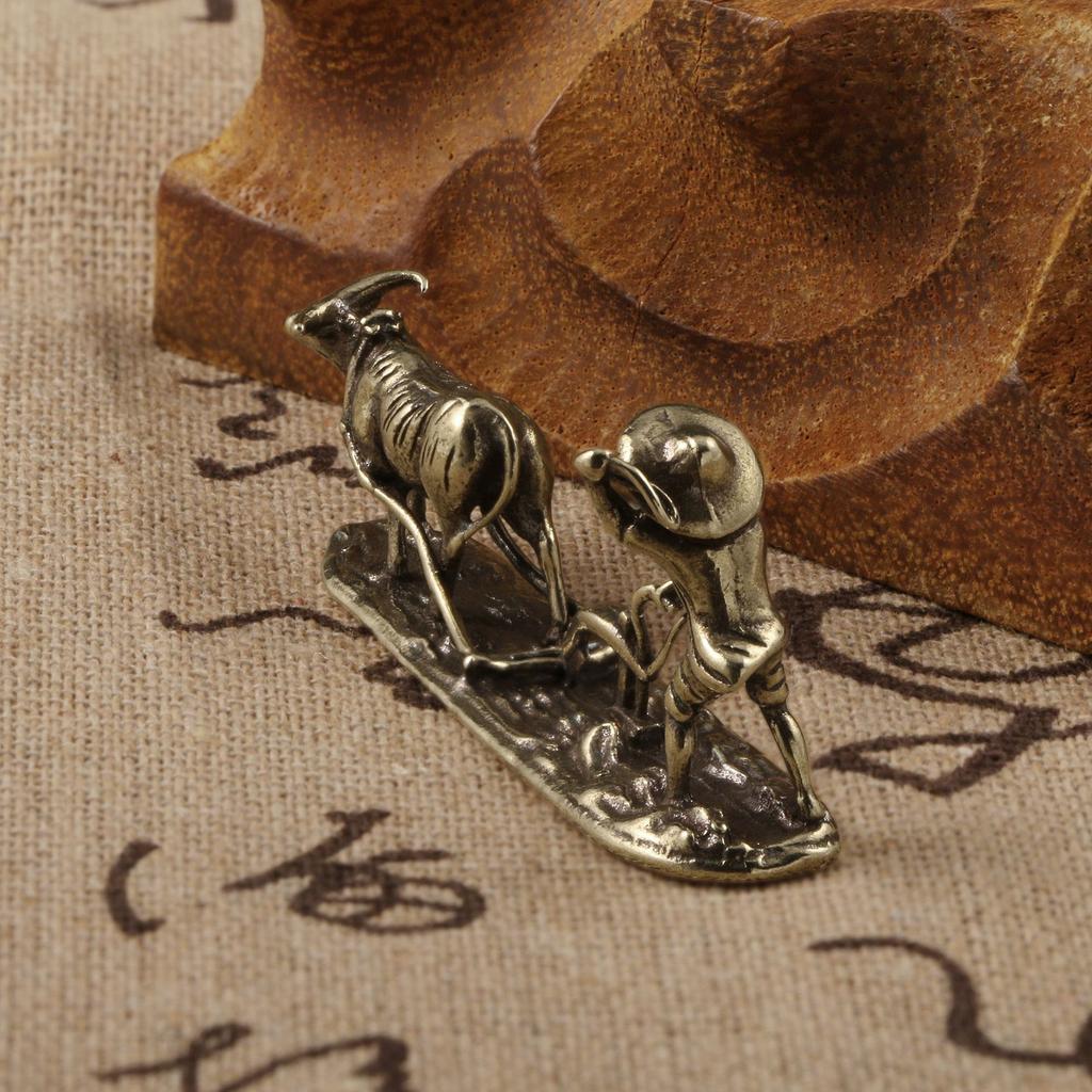 Alter Bauer und Kuh Wohnzimmerdekoration Vintage Heimdeko Sammlung von Teehaustier Bronze Schnitzerei Handgriffe Metallhandwerk