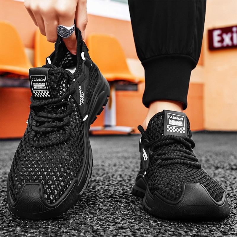 Men's shoes are breathable in summer 2 new hollowed-out large mesh thin casual mesh sports mesh shoes summer air-conditioned shoes