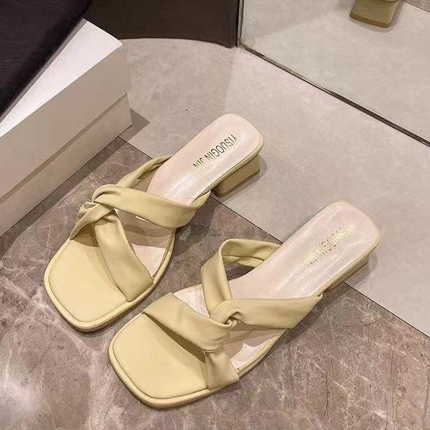 

Крутые шлепанцы на толстом каблуке для женской летней носки 2025 новая мода фея стиль универсальные босоножки с открытым носком на высоком каблуке с юбками 41