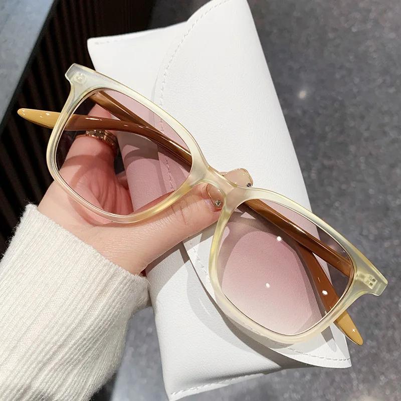 New Personality Square Frame Sunglasses Retro Yellow Men Fashion Frosted Small Frame Glasses Women Trend Two-tone Sunglasses