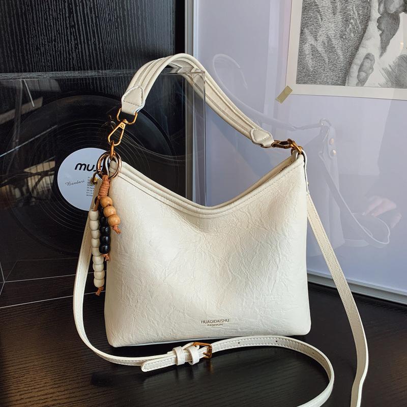 

Premium sense niche soft leather big bag women s 2025 new trendy fashion versatile shoulder messenger bag commuter tote bag no pendant
