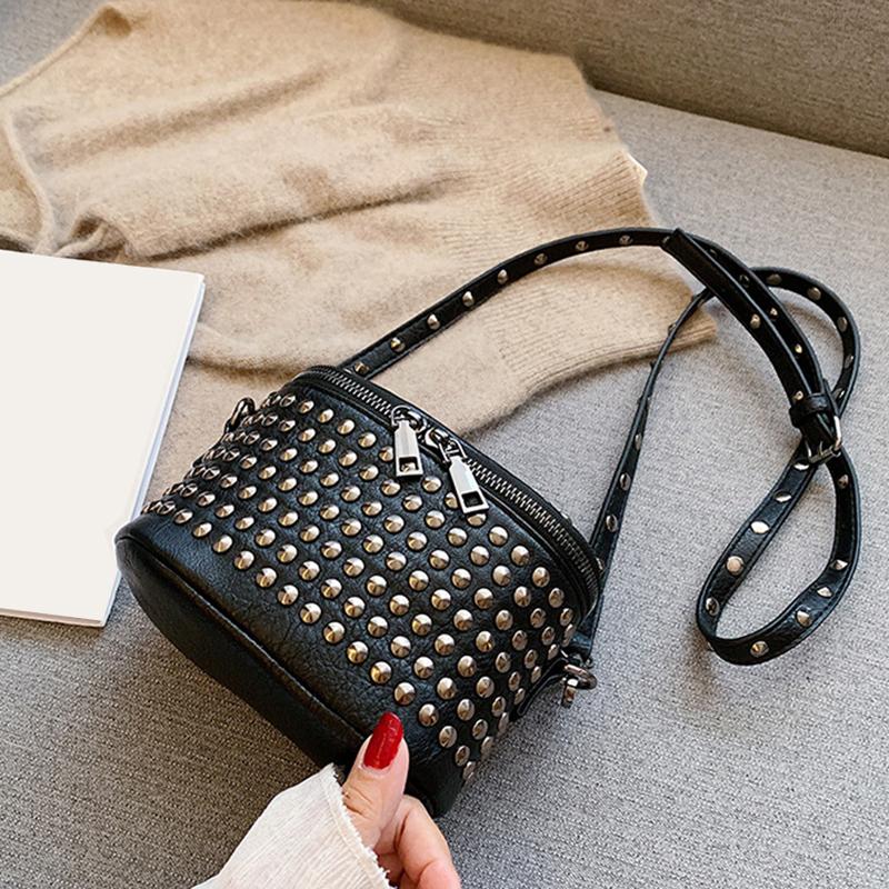 Luxury Retro Design Women's Bucket Shoulder Bag New Fashion Rivet Diamond Small Square Bag Personality High-end Crossbody Bag CLE