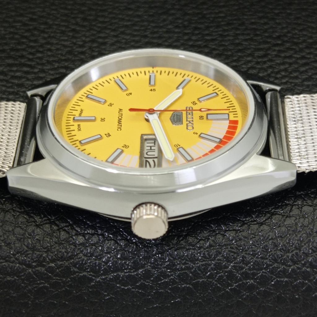 ODNOWIONY VINTAGE SEIKO 5 AUTOMATIC JAPONIA MĘSKI D/D ŻÓŁTY ZEGAREK 528-a277001-7