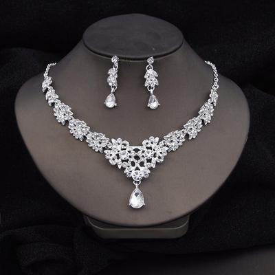 Nuevos Juegos de Joyería de Cristal para Novia 2024 para Mujer Collar Choker de Lujo Pendientes Baile de Graduación Vestido de Boda Juegos de Collar Nupcial Moda