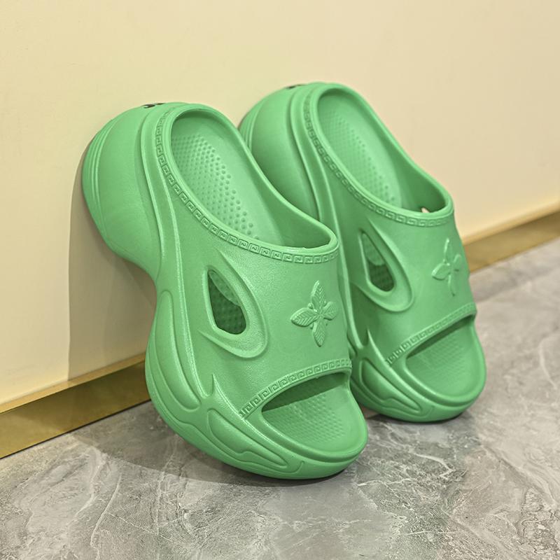 New Women's Thick Soled Slippers Outdoor Fashion EVA Beach Women's Outdoor Lightweight 2025 Summer High Heels Casual Shoes