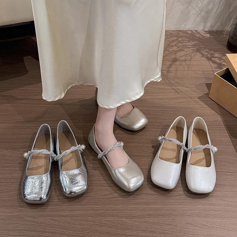 French flat bottom light mouth single shoes women's 2025 new spring and summer with skirt Doudou shoes Mary Jane silver small leather shoes