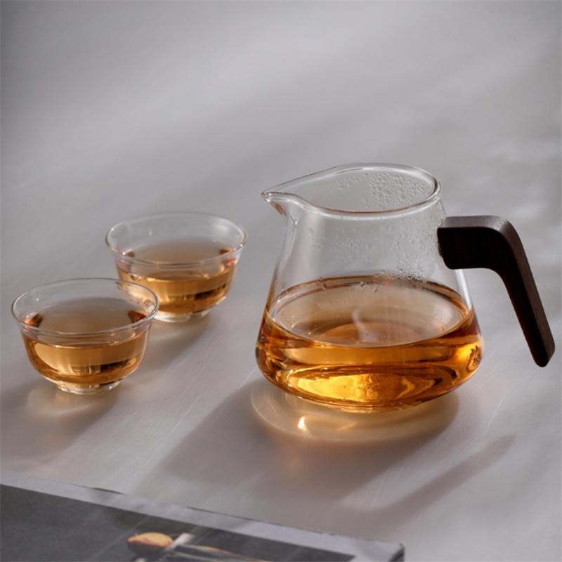 400ml Wooden Handle High Borosilicate Glass Tea Pitcher Fair Cup Chahai Kung Fu Tea Set Milk Pourer Glass Pot Coffee Pitcher