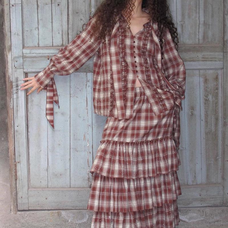 

CARIE Romantic Red Plaid Ruffled Christmas V-neck Top & Skirt Set. XS