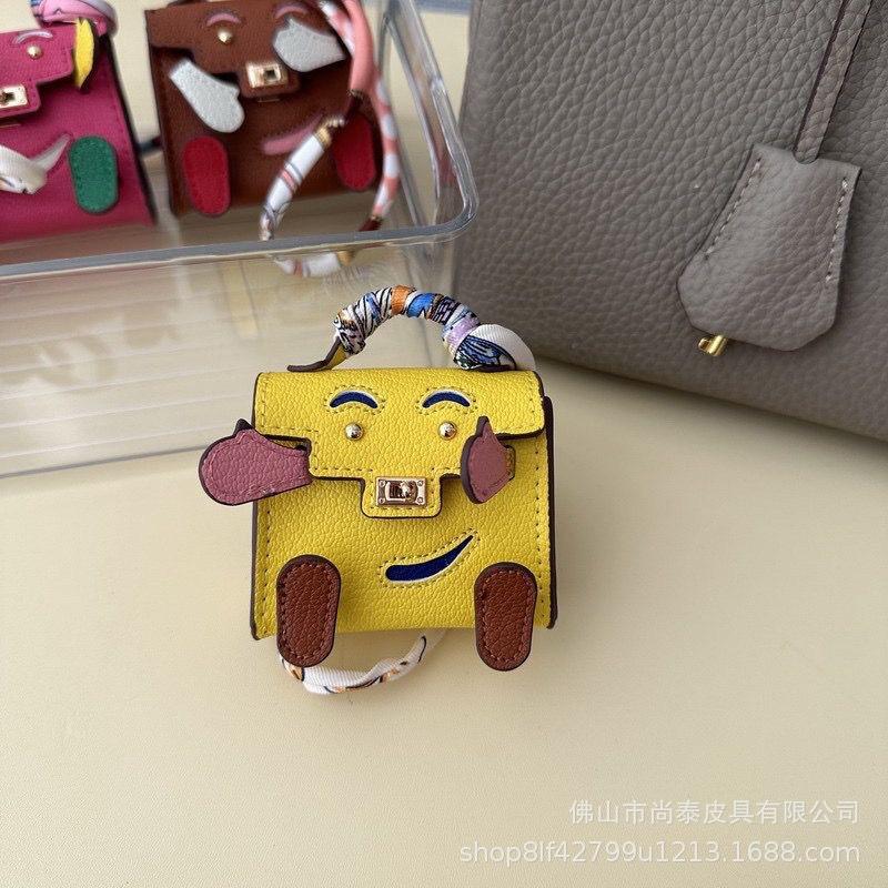 Mini Doll Airpod Earphone Cover Cross-border Explosion Bag Pendant Keychain Car Ornament