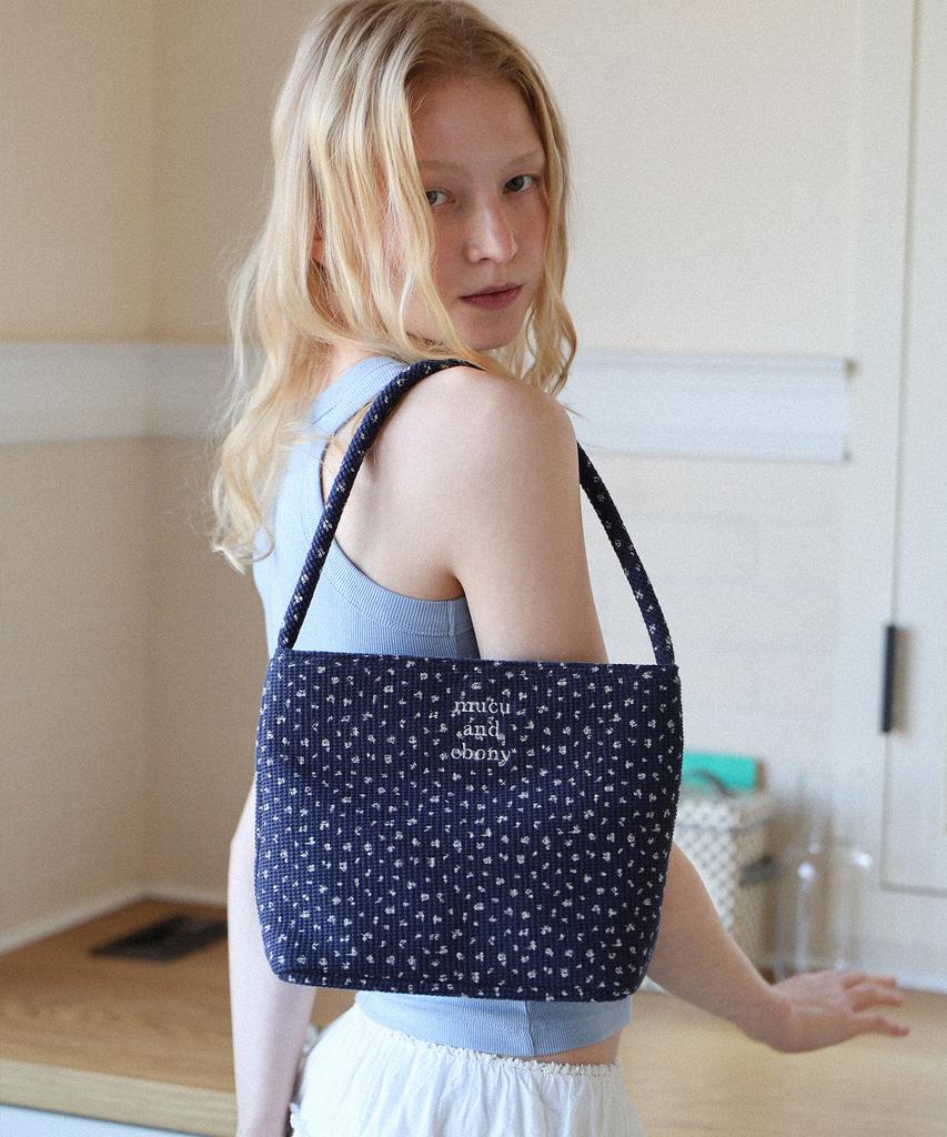 Mucu And Ebony Nearest Bag _ Flower Navy