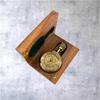 Mosiężny zegarek kieszonkowy z drewnianym pudełkiem Zegar z cyframi rzymskimi Klasyczny zegarek na łańcuszku Prezent Retro Kieszonkowy zegarek Kolekcjonerski Dekoracja biurka