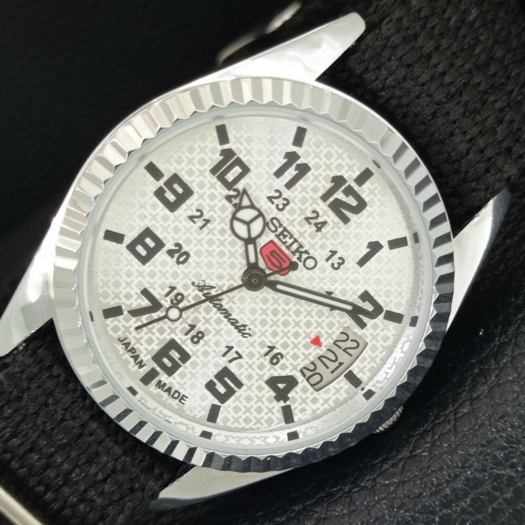 VINTAGE REFURBISHED SEIKO 5 AUTOMATIC JAPAN MENS SILVER DIAL WATCH a443979-1