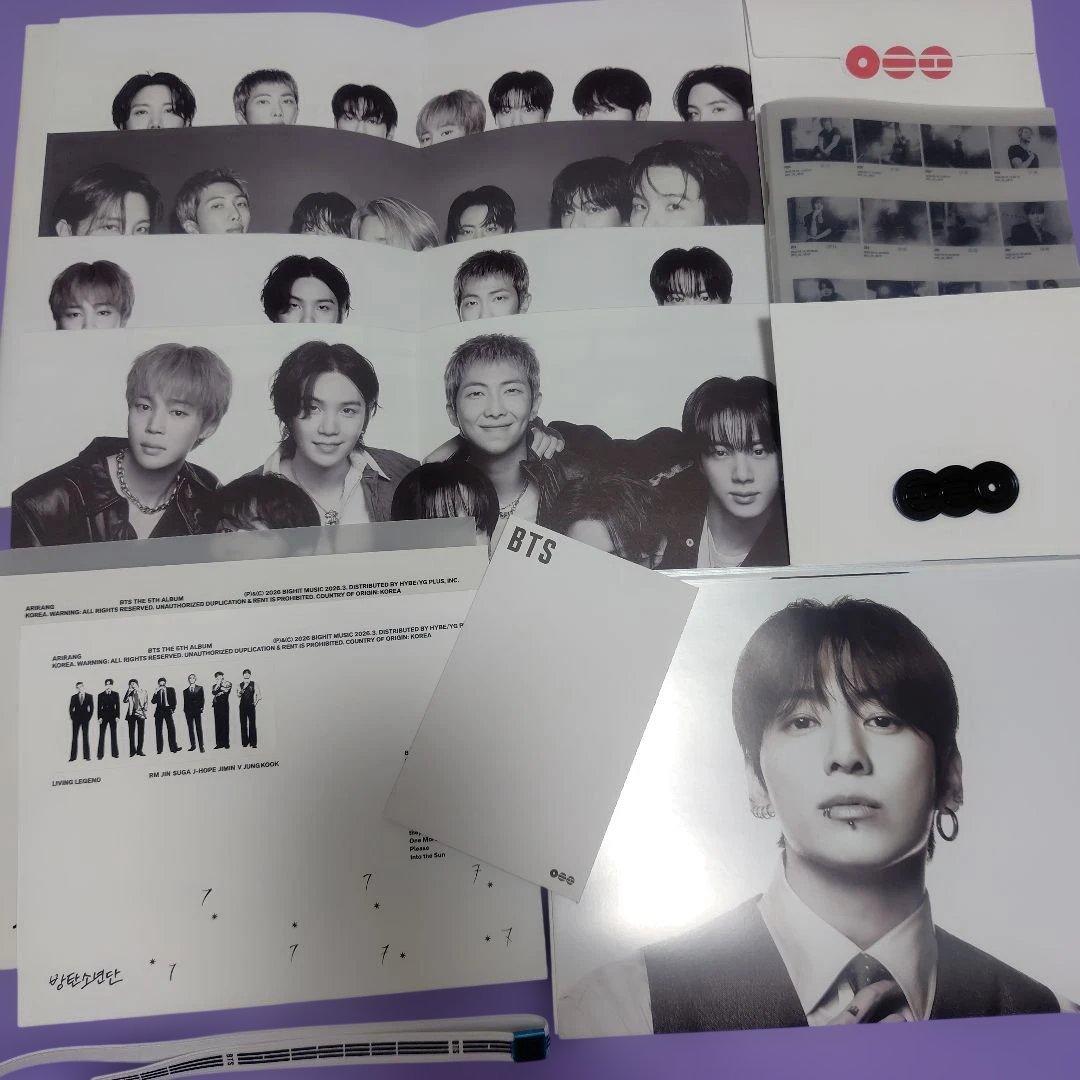 

[USED] BTSARIRANG (Two versions of the CD album) includes sticker and poster.