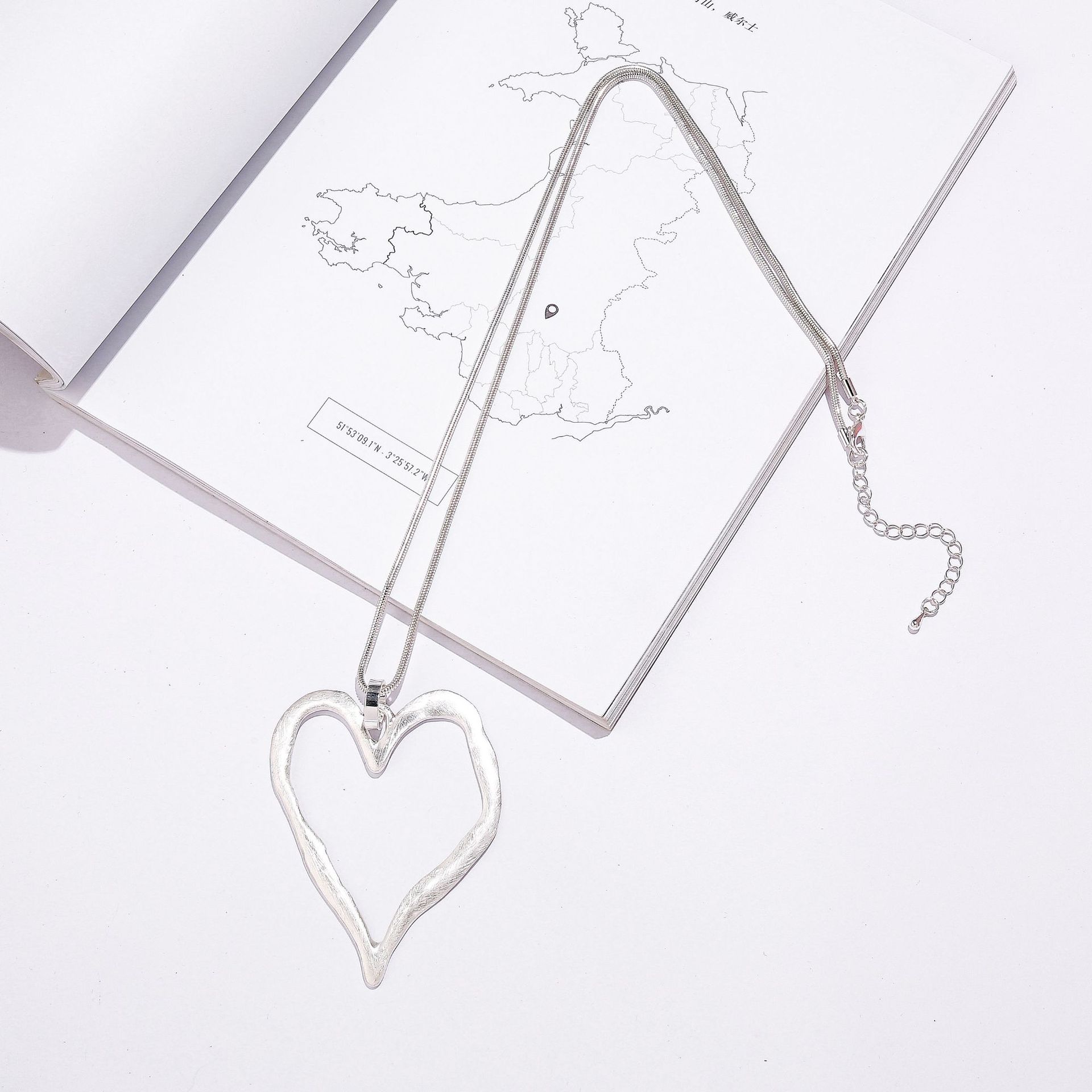 Vintage Long Necklace Geometric Peach Heart Love Pendant Alloy Women S Sweater Chain