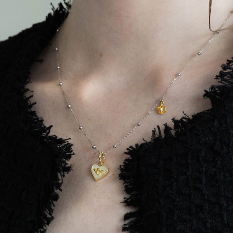 pearlymore small bee heart necklace