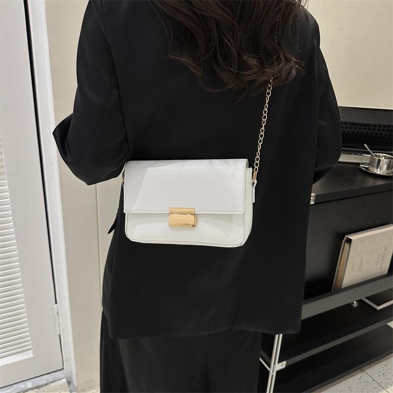 Simple 2025 new fashionable solid color chain texture casual autumn retro foreign style lock underarm women's small square bag