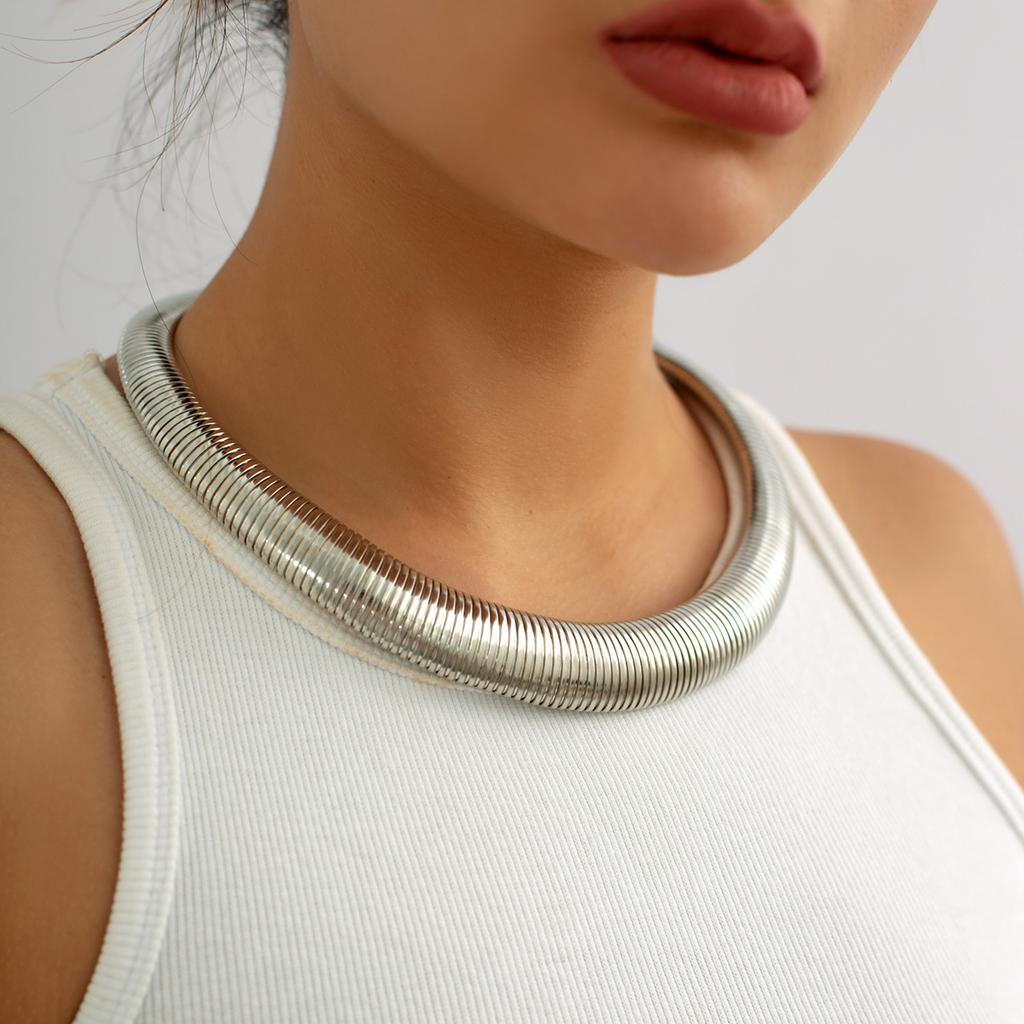 DIEZI Modische Afrikanische Schlangenkette Geometrische Torques Für Frauen Punk Gold Silber Farbe Metall Choker Statement Halskette Neuer Schmuck