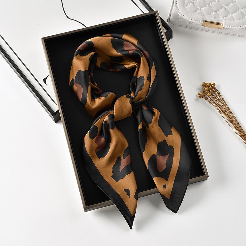 

Luxury Leopard Print Handkerchief Soft Satin Hijab Scarf For Women Bandana Head Hair Scarves Square Hairband Neck Scarfs Ladies 70X70CM