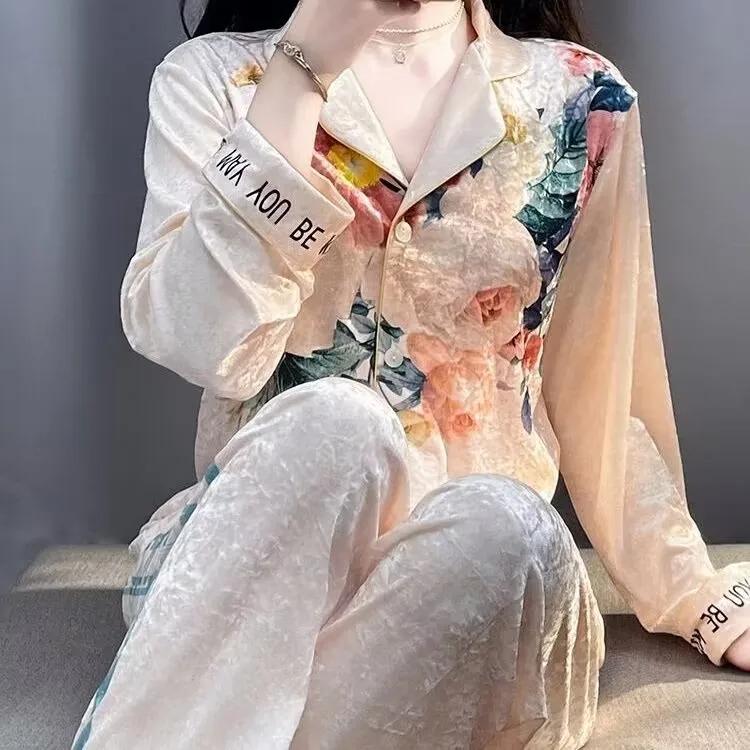Autumn and Winter Velvet Pajamas Set Women's Home Wear Printed Flower Pajamas Set Pajamas Loose Velvet Home Wear Underwear