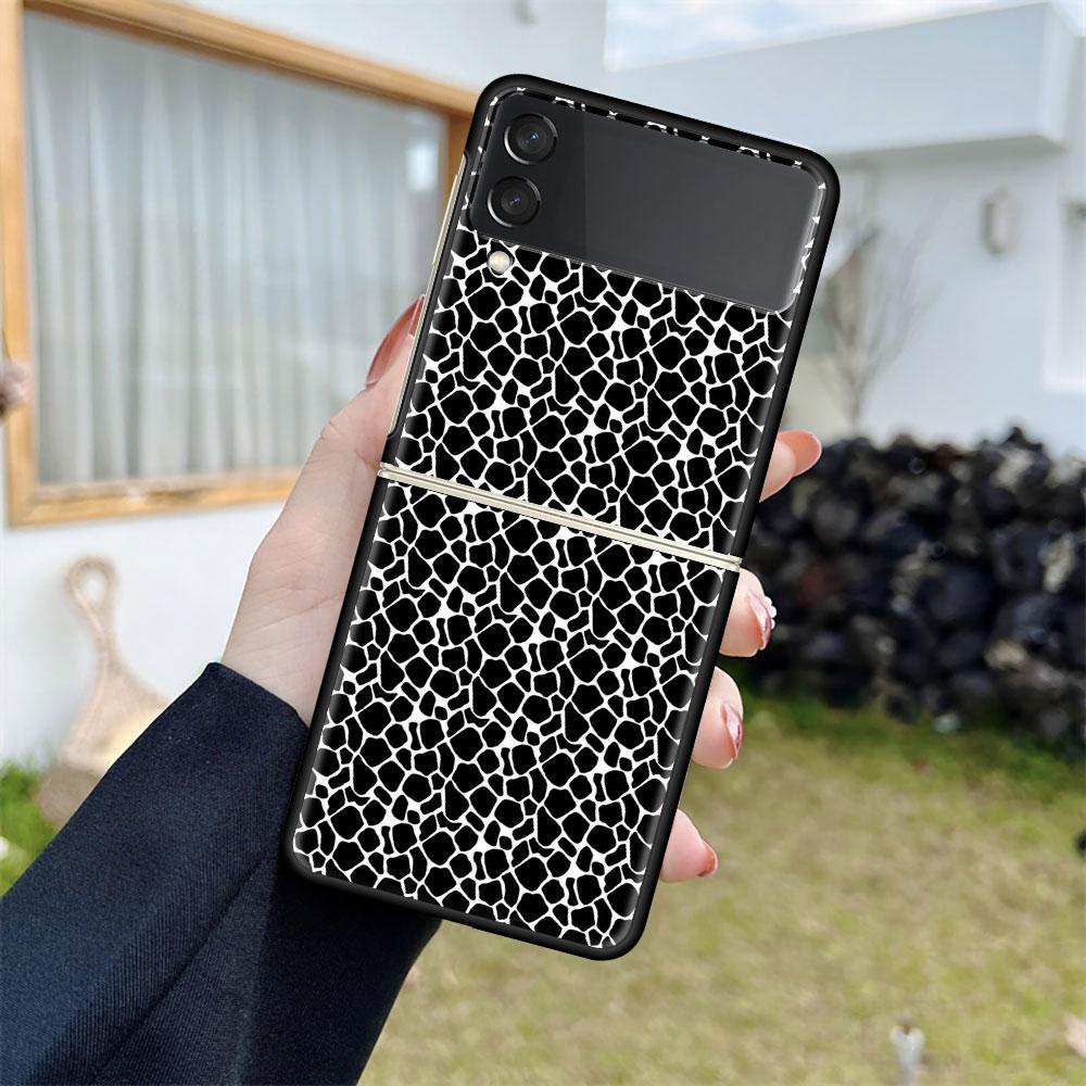 

Luxury Case For Samsung Galaxy Z Flip 4 3 5G Black PC Hard Phone Cases Fashion Back Cover ZFlip Funda Zebra Leopard Pattern Capa Samsung Z Flip 5G