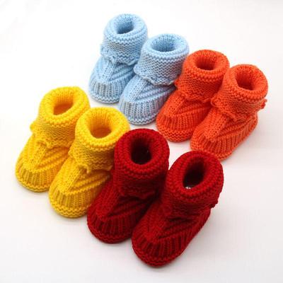 Botas de punto de ganchillo para bebé, botines cálidos de lana y lana para nieve, zapatos de cuna