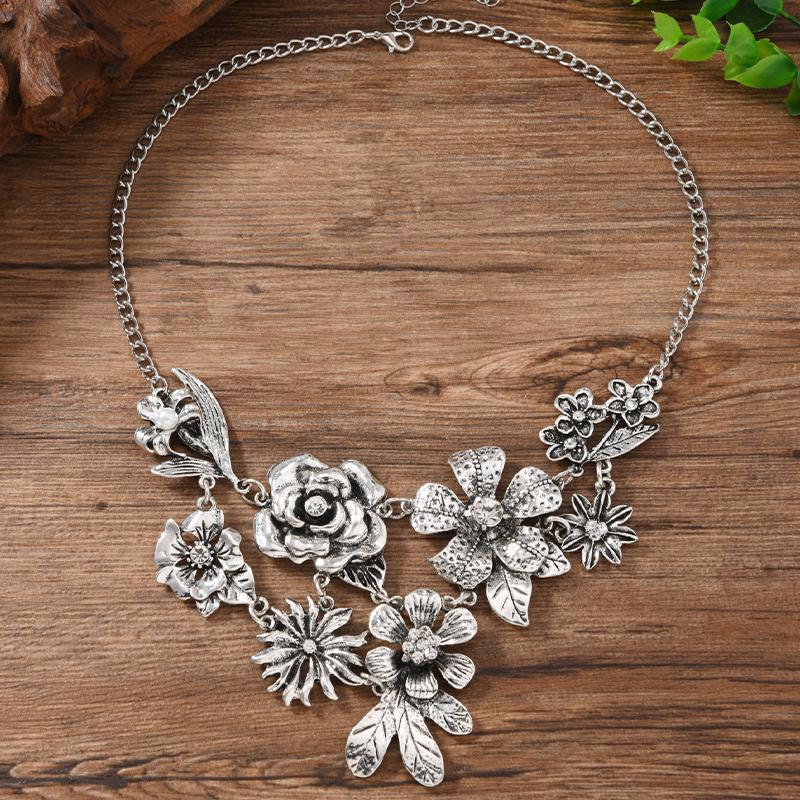 Bold Retro Floral Leaf Necklace Rhinestone Inlaid Luxury Exquisite Collar Chain Women's New Style Party Jewelry Gift