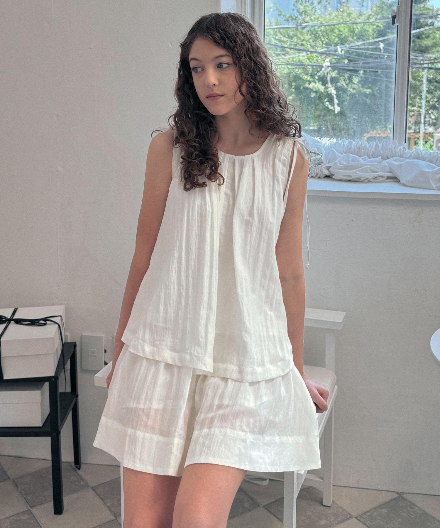 Delaidy Aeonian Blouse (White)