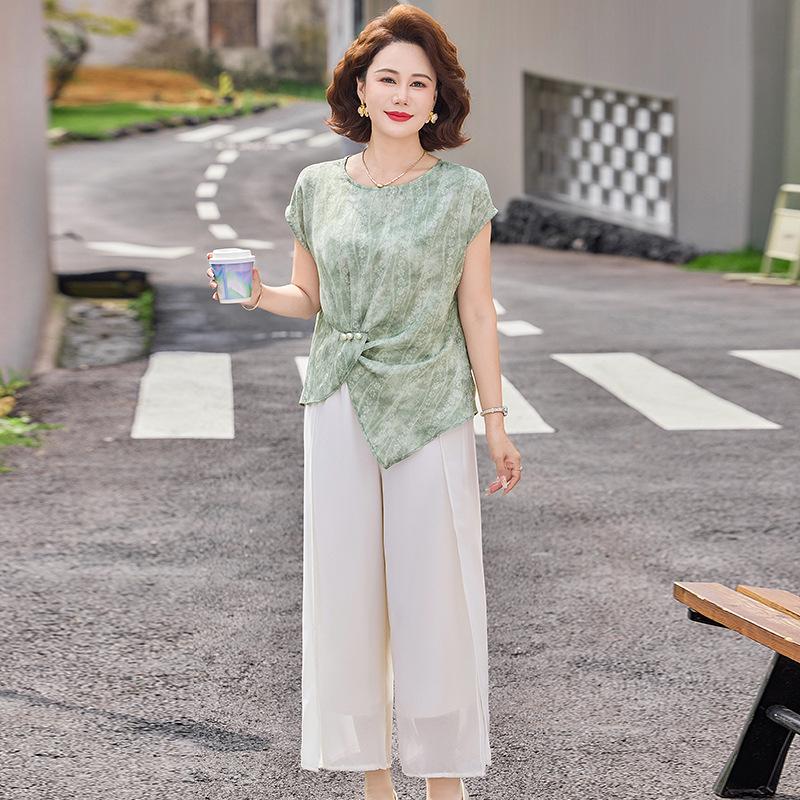 

Chic Mom Temperament Two-Piece Summer Pantsuit: New 2025 Short-Sleeve Top for Middle-Aged & Elderly 4XL зелёный