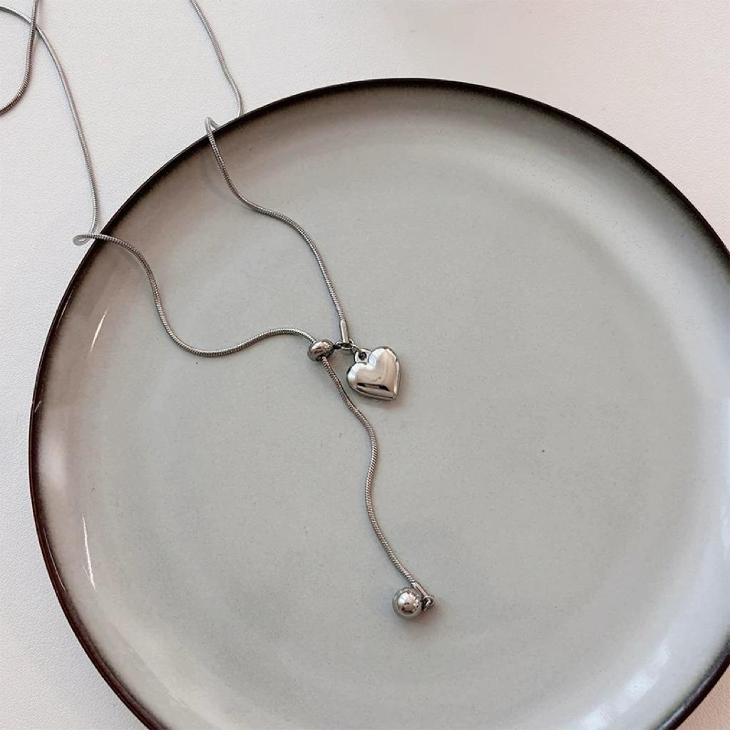 Titanium Steel Does Not Fade, Fashionable and Simple Versatile Love Ball Ins Romantic Su Long Pull Necklace Women's Versatile Hi