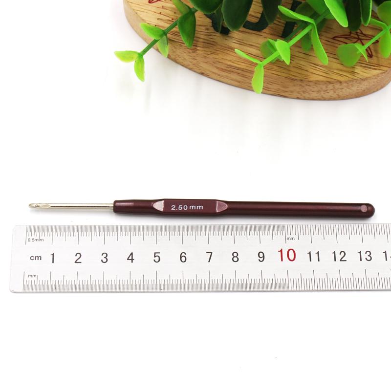 16pcs Brown Sweater Weaving Needles Kit, Thin Head Crochet Hook Set, Sizes 0.5mm-2.5mm Ideal for Sweater & Blankets & Doll Craft
